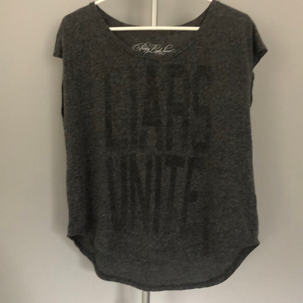 Pretty Little Liars T Shirt in One Size Fits All Liars Unite